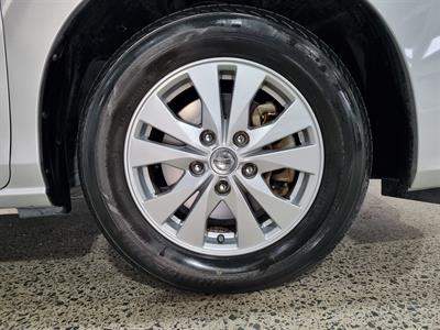 2017 Nissan Serena - Thumbnail