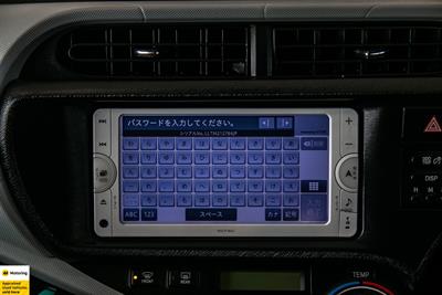 2013 Toyota Aqua - Thumbnail