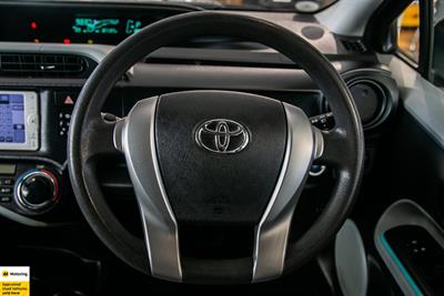 2013 Toyota Aqua - Thumbnail