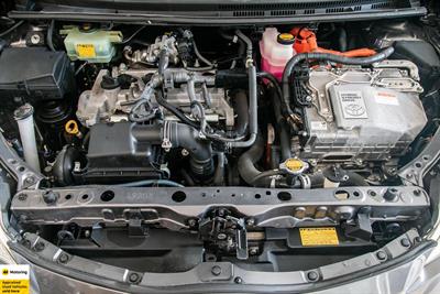 2013 Toyota Aqua - Thumbnail