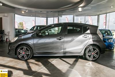 2013 Toyota Aqua - Thumbnail
