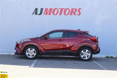 2017 Toyota C-HR - Thumbnail