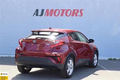 2017 Toyota C-HR - Thumbnail
