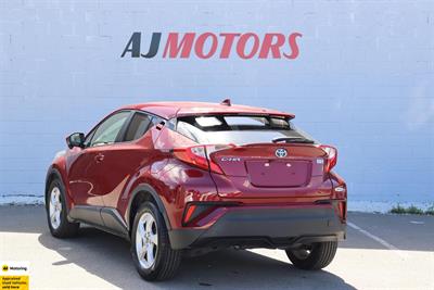 2017 Toyota C-HR - Thumbnail