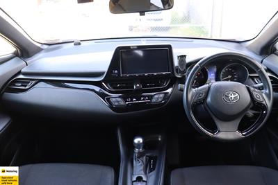 2017 Toyota C-HR - Thumbnail