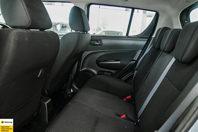 2013 Suzuki Swift - Thumbnail