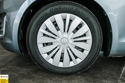 2013 Suzuki Swift - Thumbnail