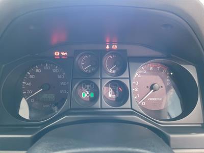 2000 Mitsubishi Pajero - Thumbnail