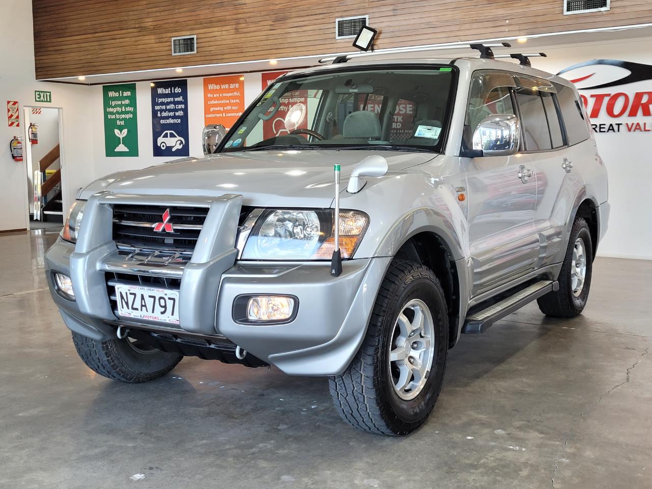 2000 Mitsubishi Pajero