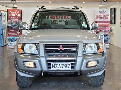 2000 Mitsubishi Pajero - Thumbnail