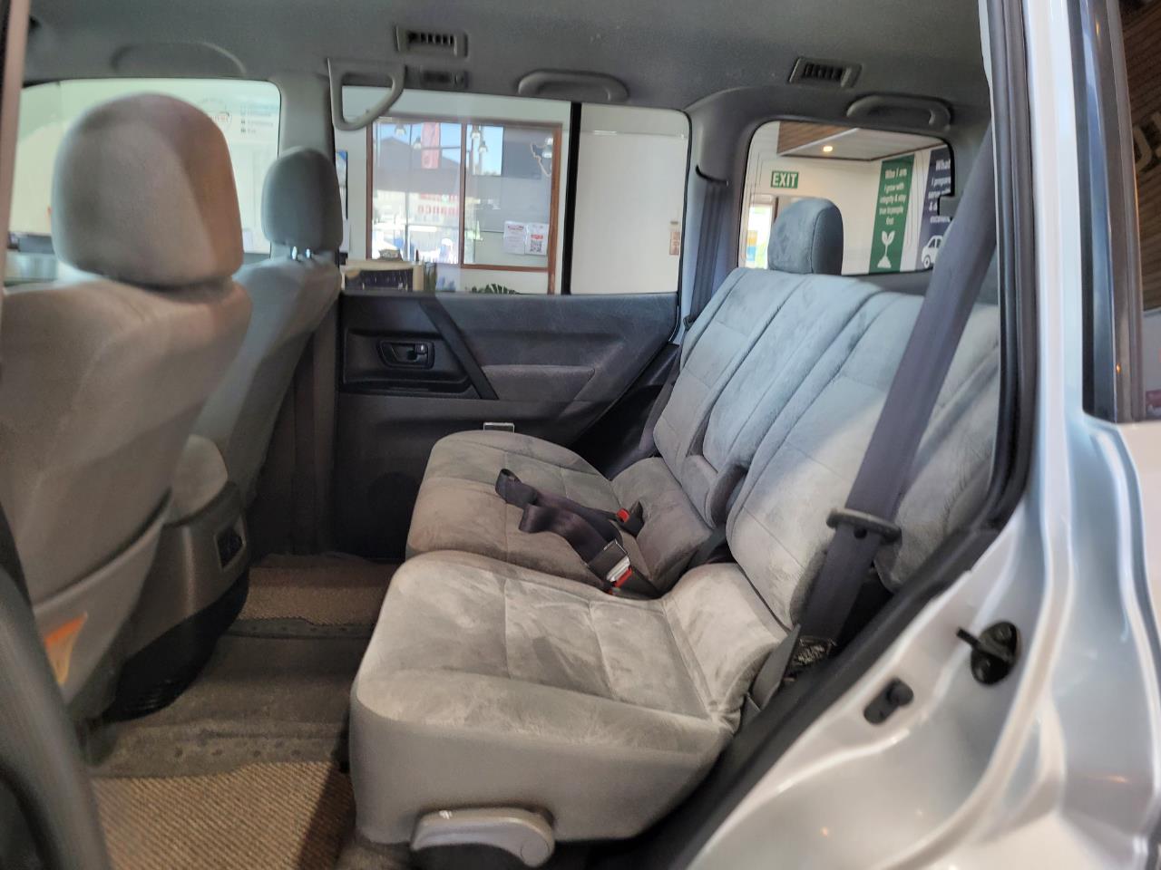 2000 Mitsubishi Pajero