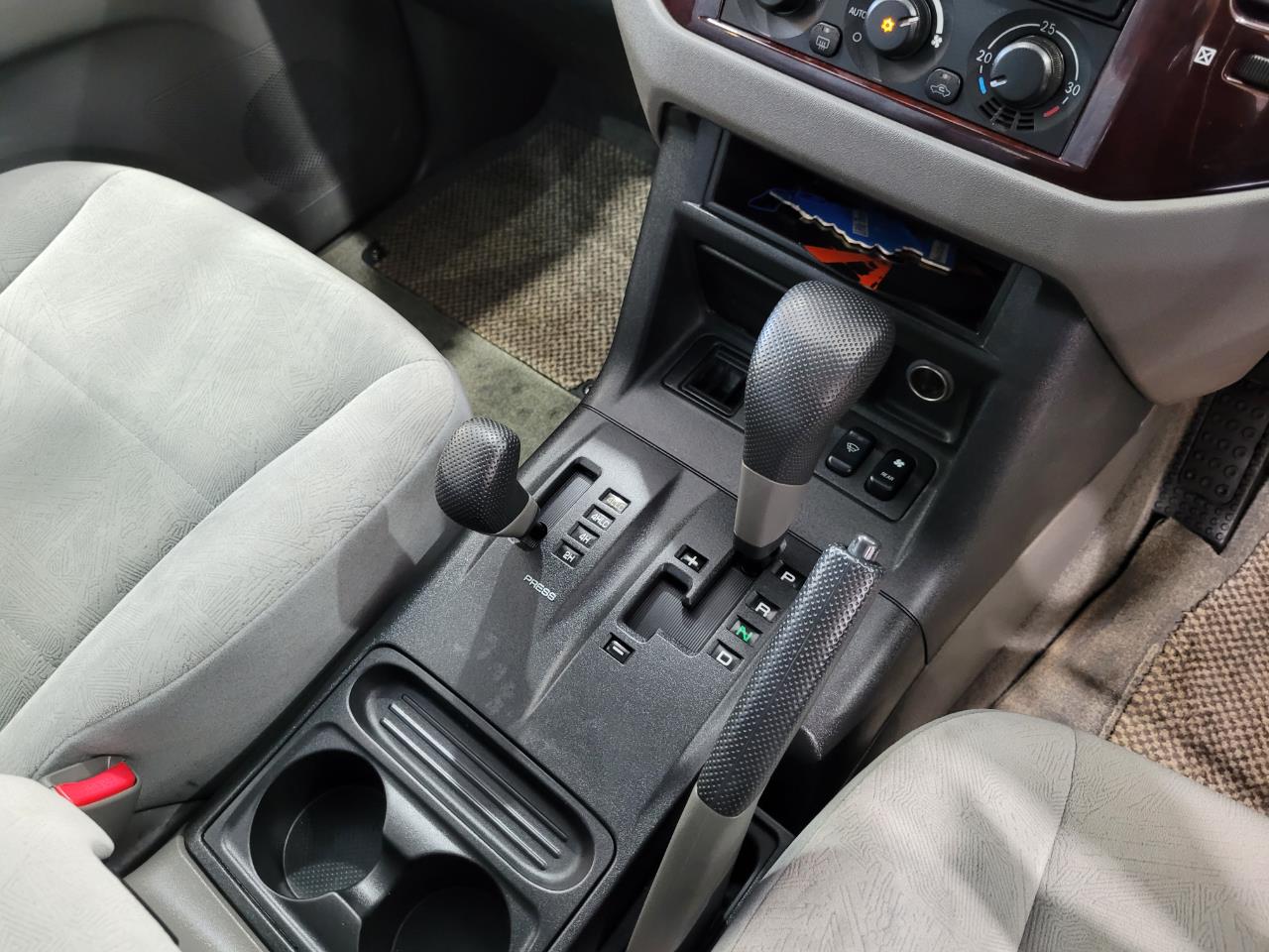 2000 Mitsubishi Pajero