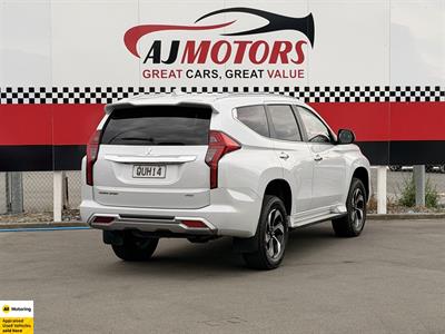 2024 Mitsubishi Pajero Sport - Thumbnail