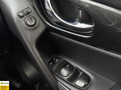 2017 Nissan X-Trail - Thumbnail