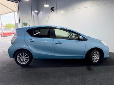 2012 Toyota Aqua - Thumbnail