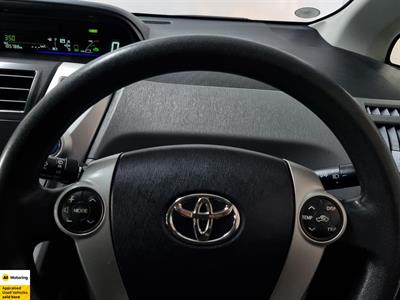 2014 Toyota Prius - Thumbnail