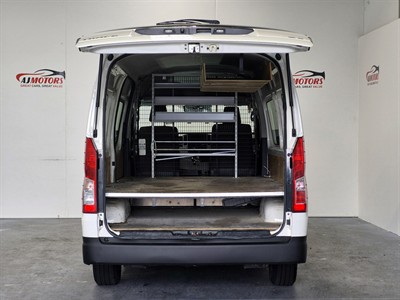 2019 Toyota Hiace - Thumbnail