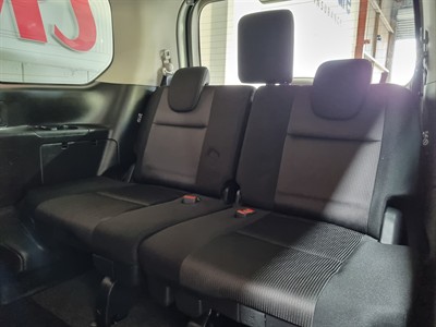 2017 Nissan Serena - Thumbnail