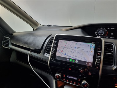 2017 Nissan Serena - Thumbnail