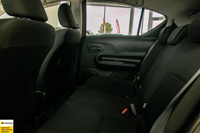 2017 Toyota Aqua - Thumbnail