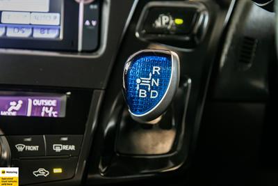 2012 Toyota Prius - Thumbnail