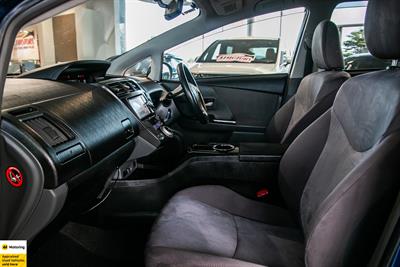 2012 Toyota Prius - Thumbnail