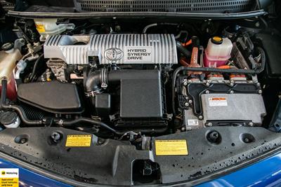 2012 Toyota Prius - Thumbnail