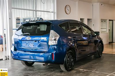 2012 Toyota Prius - Thumbnail