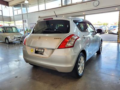 2014 Suzuki Swift - Thumbnail