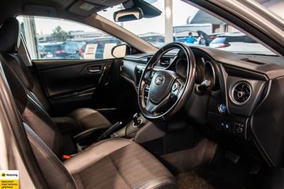 2016 Toyota Auris - Thumbnail