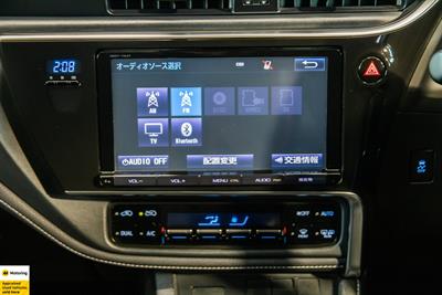 2016 Toyota Auris - Thumbnail