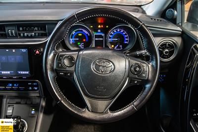 2016 Toyota Auris - Thumbnail
