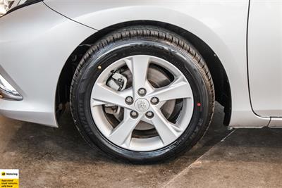 2016 Toyota Auris - Thumbnail