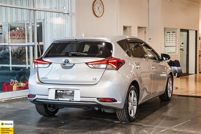 2016 Toyota Auris - Thumbnail