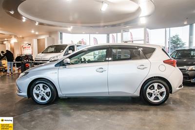 2016 Toyota Auris - Thumbnail