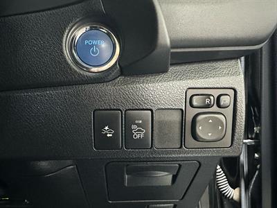 2016 Toyota Auris - Thumbnail