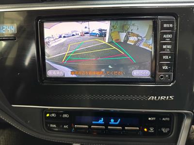 2016 Toyota Auris - Thumbnail