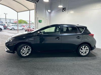 2016 Toyota Auris - Thumbnail