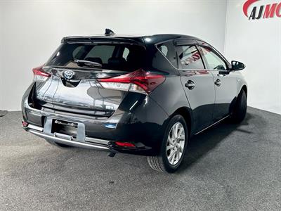 2016 Toyota Auris - Thumbnail