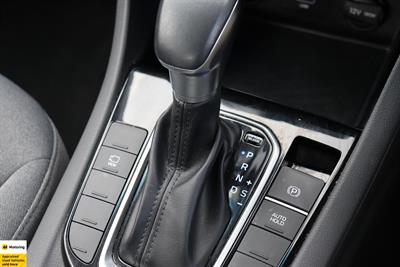 2022 Hyundai IONIQ - Thumbnail