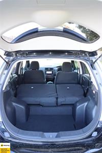 2014 Nissan Leaf - Thumbnail