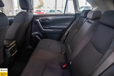 2021 Toyota RAV4 - Thumbnail