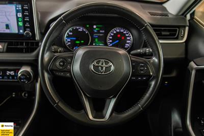 2021 Toyota RAV4 - Thumbnail