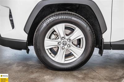 2021 Toyota RAV4 - Thumbnail