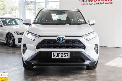 2021 Toyota RAV4 - Thumbnail