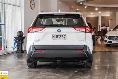 2021 Toyota RAV4 - Thumbnail