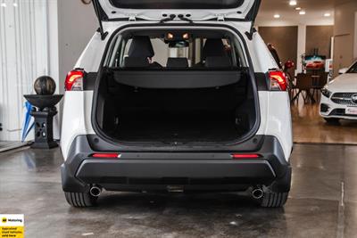 2021 Toyota RAV4 - Thumbnail