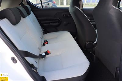 2018 Toyota Aqua - Thumbnail