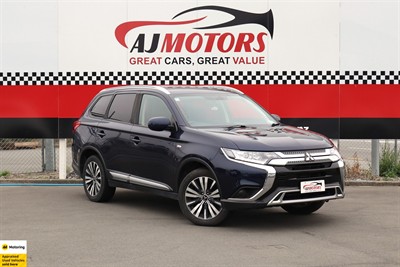 2022 Mitsubishi Outlander - Thumbnail