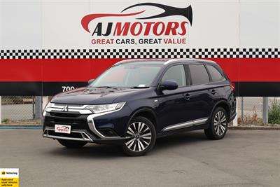 2022 Mitsubishi Outlander - Thumbnail